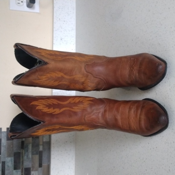 Harley-Davidson Brown Heeled Boots with Western Stitching - Picture 2 of 10